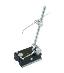 Graminho Pequeno com Base de Aço e Hastes de 100mm